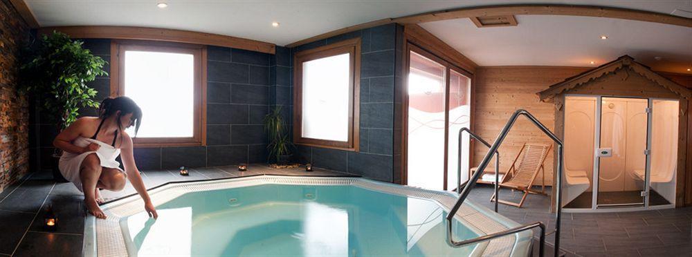 Hotel La Placa Garriguella Ngoại thất bức ảnh