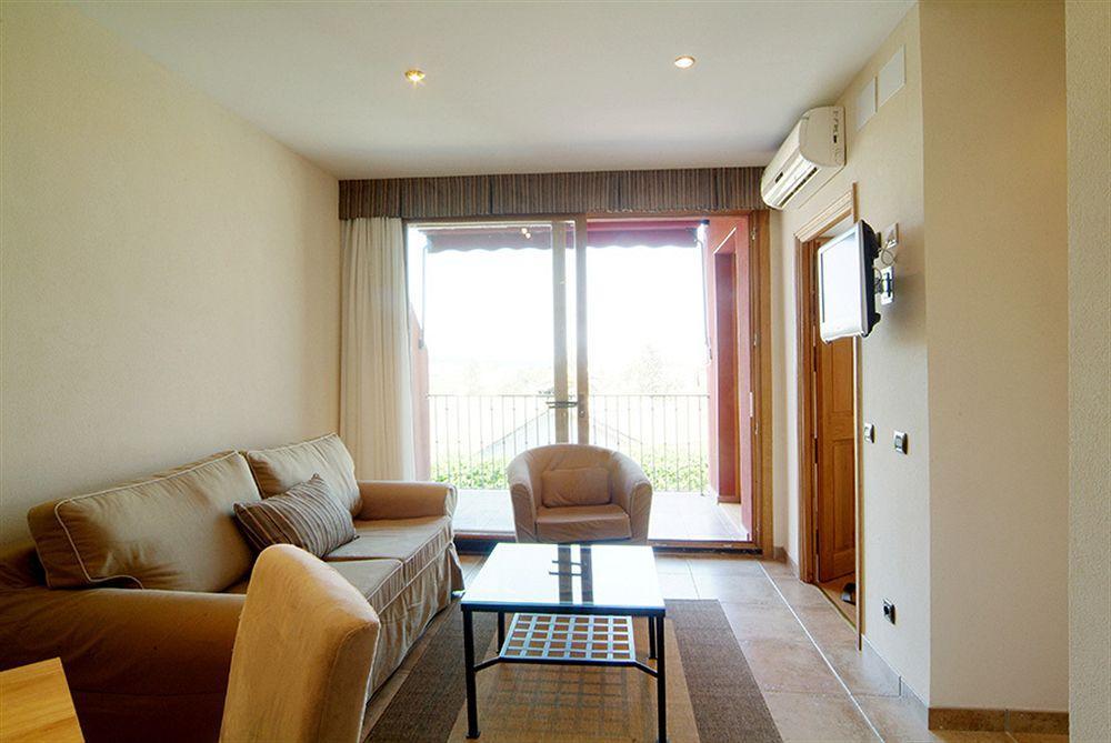 Hotel La Placa Garriguella Ngoại thất bức ảnh