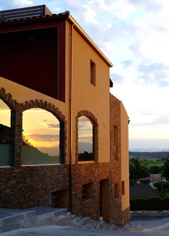 Hotel La Placa Garriguella Ngoại thất bức ảnh