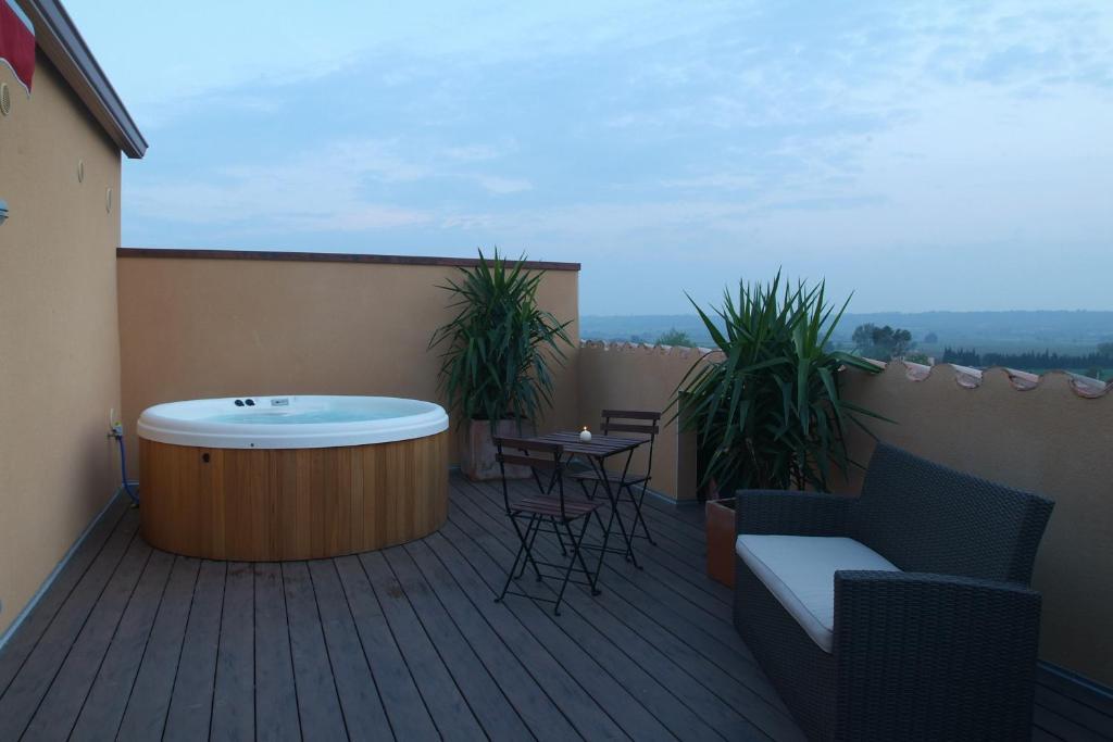Hotel La Placa Garriguella Phòng bức ảnh