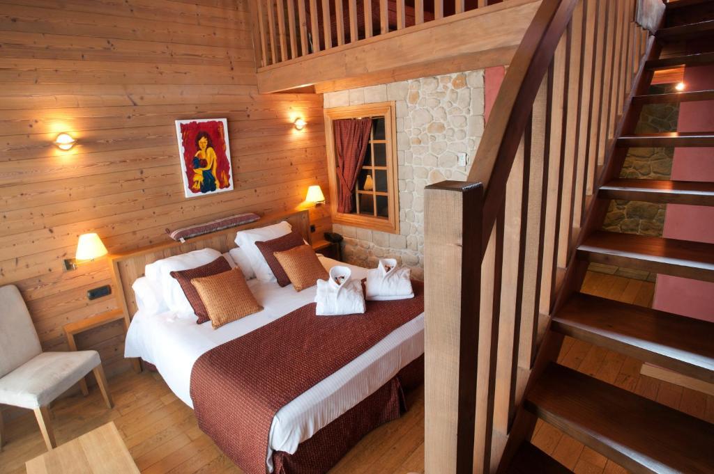 Hotel La Placa Garriguella Phòng bức ảnh